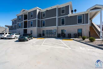 Topper Village in Bowling Green, KY - Building Photo - Interior Photo