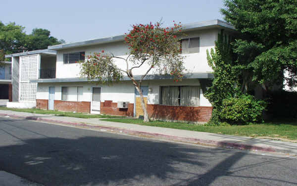 4509 Main St in Riverside, CA - Foto de edificio - Building Photo