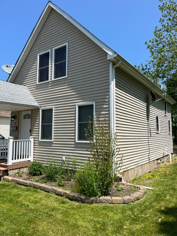 property at 22 E Garfield St