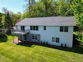 1110 Boyne Summit St in Boyne City, MI - Building Photo - Building Photo