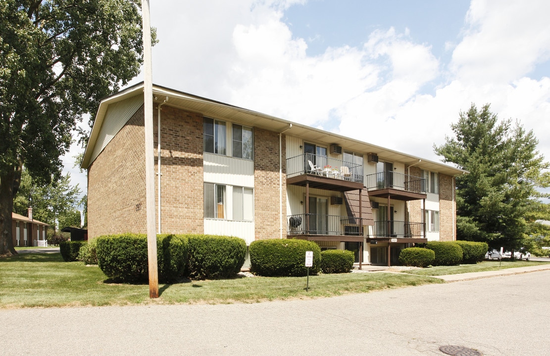 Del Marr Apartments in Lansing, MI - Foto de edificio