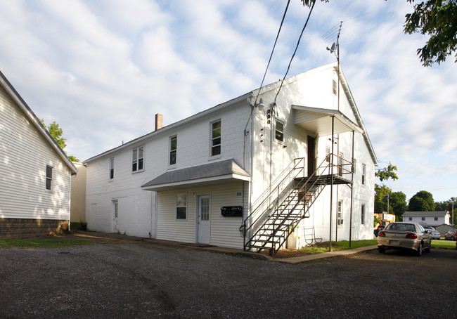 840 W Pershing St in Salem, OH - Building Photo - Building Photo