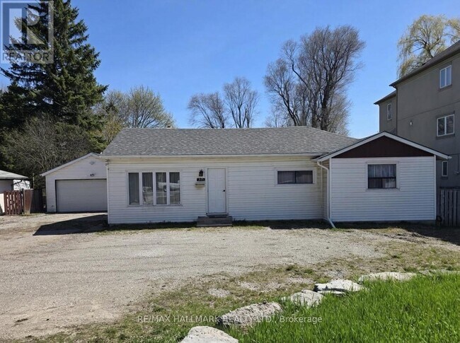 429 16th Ave in Richmond Hill, ON - Building Photo - Building Photo