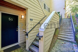 3515 SW Barbur Blvd in Portland, OR - Foto de edificio - Building Photo