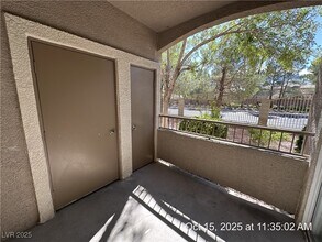 9470 Peace Way in Las Vegas, NV - Building Photo - Building Photo