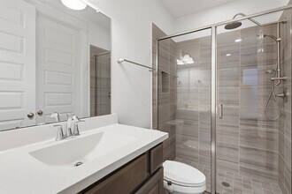 821 Algona Ave in Houston, TX - Building Photo - Building Photo