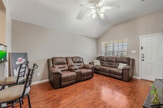 943 Crested Point Dr in College Station, TX - Building Photo - Building Photo