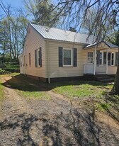 10907 Lincoln Ave in Hagerstown, MD - Building Photo