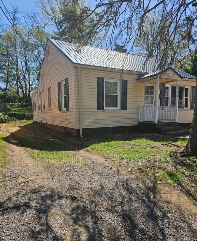 property at 10907 Lincoln Ave