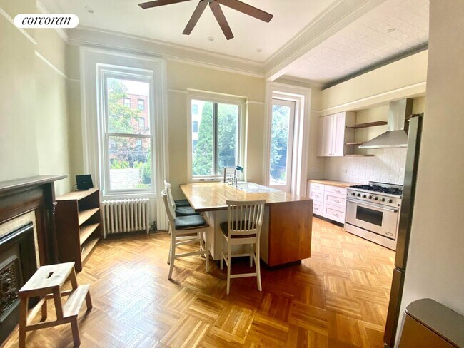 298 Macon St in Brooklyn, NY - Building Photo - Building Photo