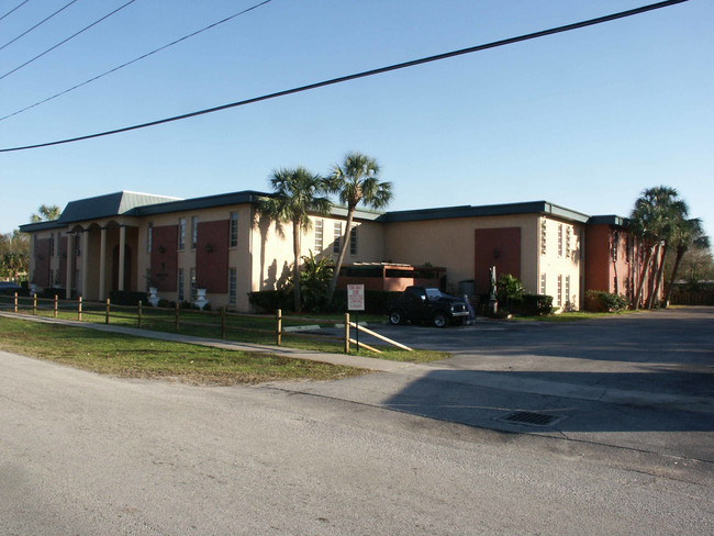 Stone Crest in Pinellas Park, FL - Building Photo - Building Photo