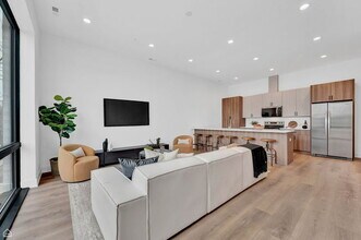 1612 W Hastings St in Chicago, IL - Building Photo - Building Photo