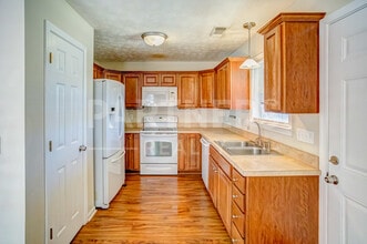 1336 Cameron Ct in Montgomery, AL - Building Photo - Building Photo