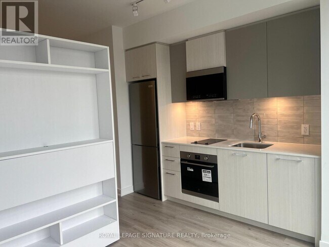 30 Dreamers Wy in Toronto, ON - Building Photo - Building Photo