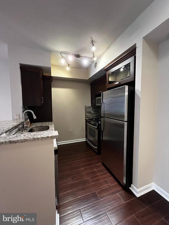 property at 1021 N Garfield St