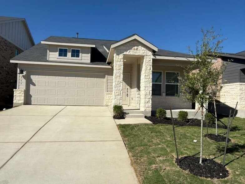 569 Sormonne Lp in Kyle, TX - Building Photo