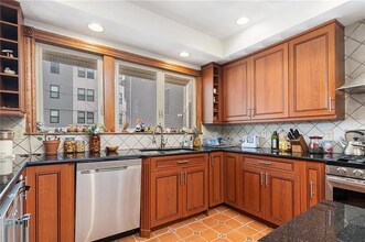 18 Piedmont St, Unit Fl 2 in Providence, RI - Foto de edificio - Building Photo