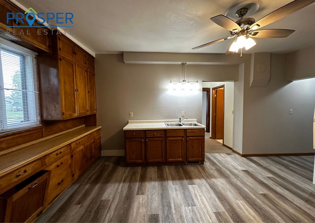 402 5th Ave in Eau Claire, WI - Building Photo - Building Photo