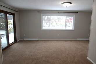 4259 Packard St in Ann Arbor, MI - Foto de edificio - Building Photo