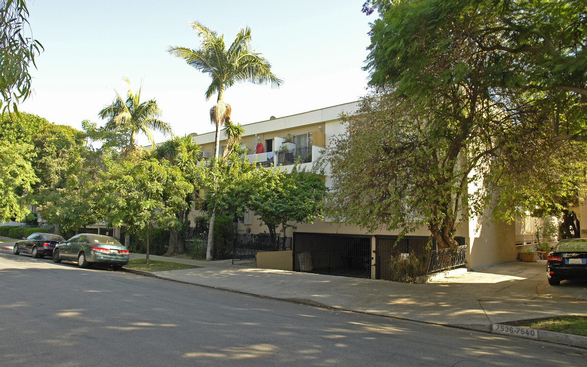 7530 Lexington Ave in West Hollywood, CA - Foto de edificio