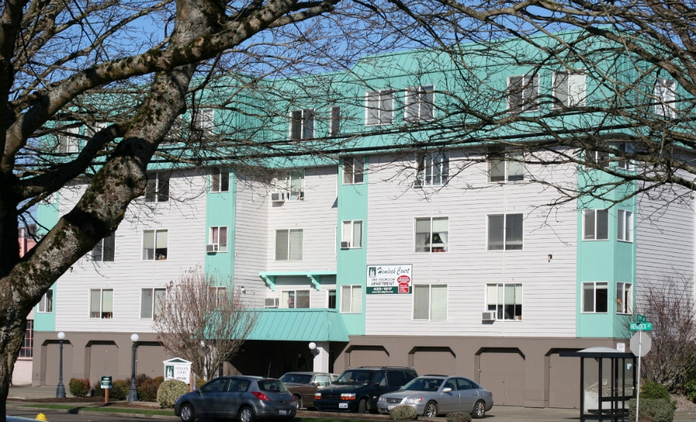 Hemlock Senior Apartments in Longview, WA - Foto de edificio