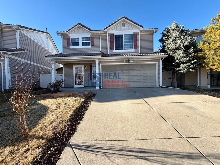 21507 E 43rd Pl in Denver, CO - Building Photo