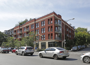5851 W Sherbrooke O in Montréal, QC - Building Photo - Building Photo
