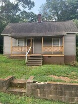 186 Skyuka St in Drayton, SC - Building Photo