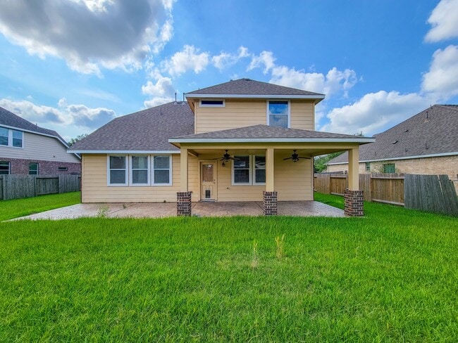 property at 805 Arlington Pointe Dr