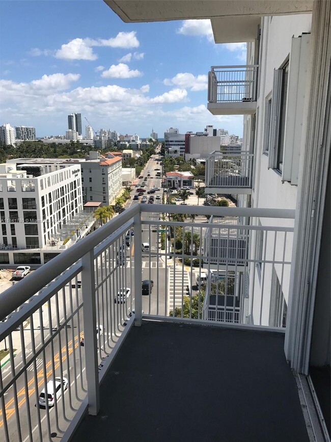 1688 West Ave in Miami Beach, FL - Building Photo - Building Photo