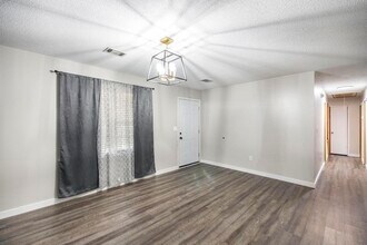 609 Forest Lake Dr in Warner Robins, GA - Building Photo - Building Photo