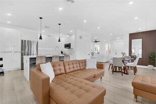 27345 SW 142nd Ave in Homestead, FL - Building Photo