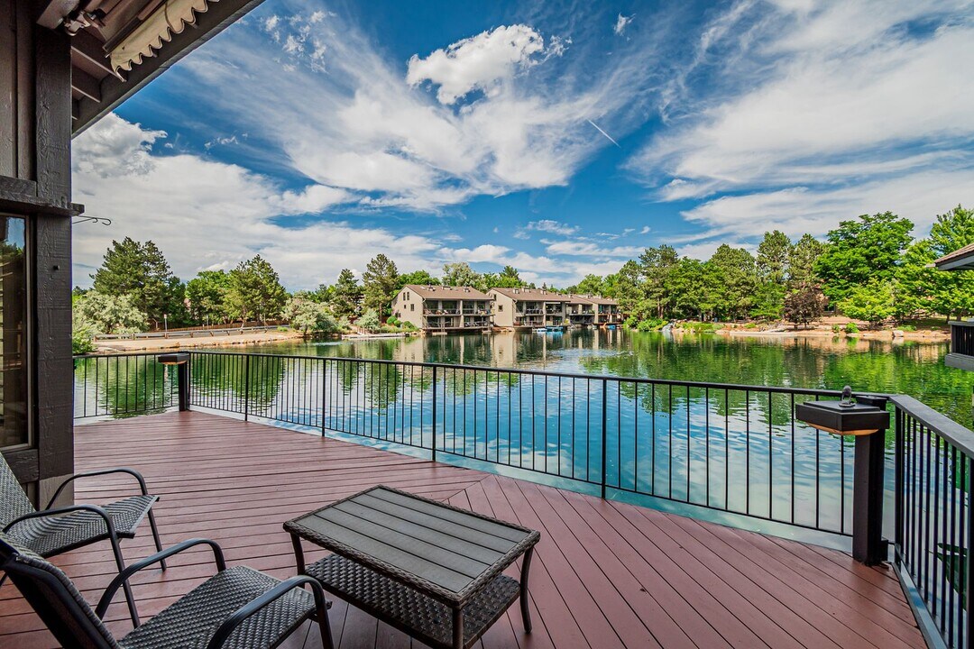 9866 E Maplewood Cir in Englewood, CO - Building Photo