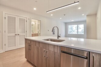 303 Madison St in Hoboken, NJ - Building Photo - Building Photo