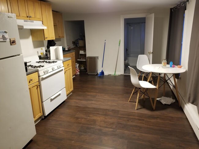 247 Bennington St in Boston, MA - Building Photo - Building Photo