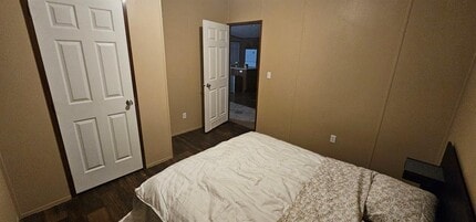 114 Dolphin Ln in Baytown, TX - Building Photo - Building Photo