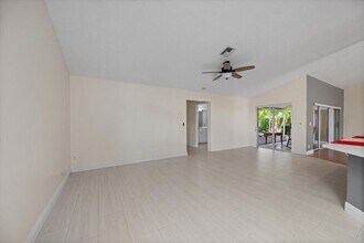 1401 Hideaway Bend in Wellington, FL - Building Photo - Building Photo