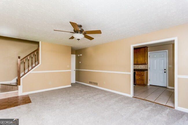 5851 Taylor Creek Dr in Canton, GA - Building Photo - Building Photo