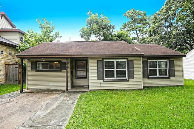 property at 1618 Chippendale Rd