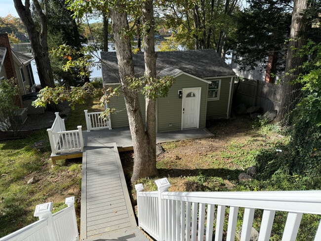 42 Eastview Rd in Plymouth, CT - Building Photo - Building Photo