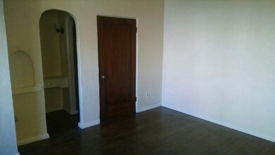 551 Daisy Ave in Long Beach, CA - Building Photo - Building Photo