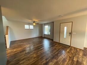 5330 Larrabee Way in Mount Vernon, WA - Building Photo - Building Photo