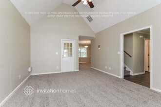 1055 Burning Bush Dr in Loganville, GA - Building Photo - Building Photo