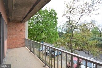 5801 Quantrell Ave-Unit -L8 in Alexandria, VA - Building Photo - Building Photo