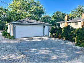 106 S Bruner St in Hinsdale, IL - Building Photo - Building Photo