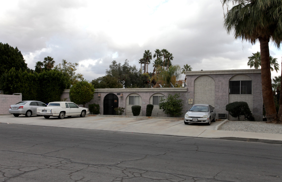 1900 E Baristo Rd in Palm Springs, CA - Building Photo