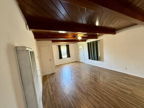 335 Denslowe Dr in Reno, NV - Building Photo - Building Photo