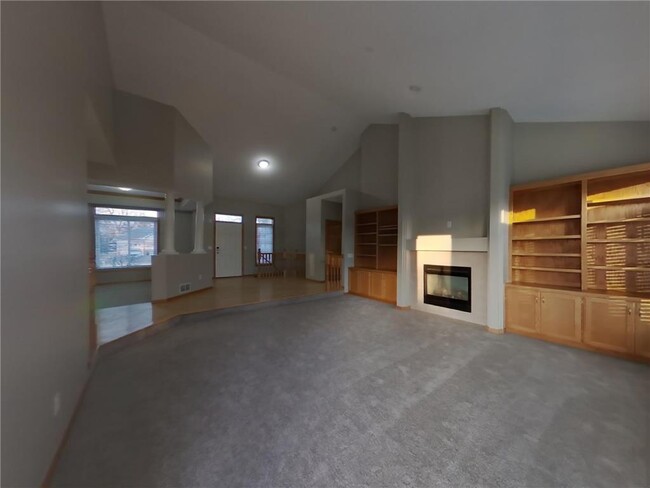 2357 Eagle Valley Dr in Woodbury, MN - Building Photo - Building Photo