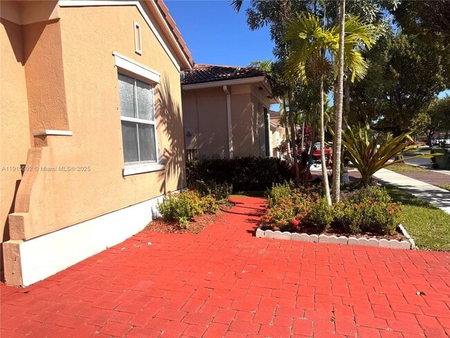 3725 NE 23rd Ct in Homestead, FL - Building Photo - Building Photo