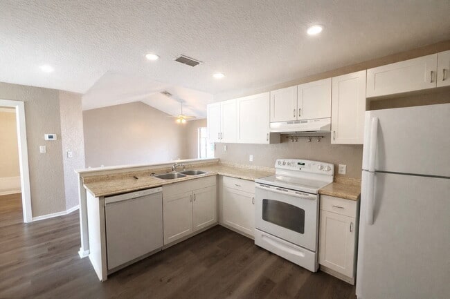 4014 Jason Rd in Spring Hill, FL - Building Photo - Building Photo